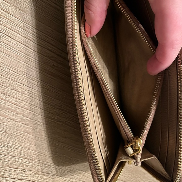 LOW START Prada Wallet (EUC) - Picture 5 of 6